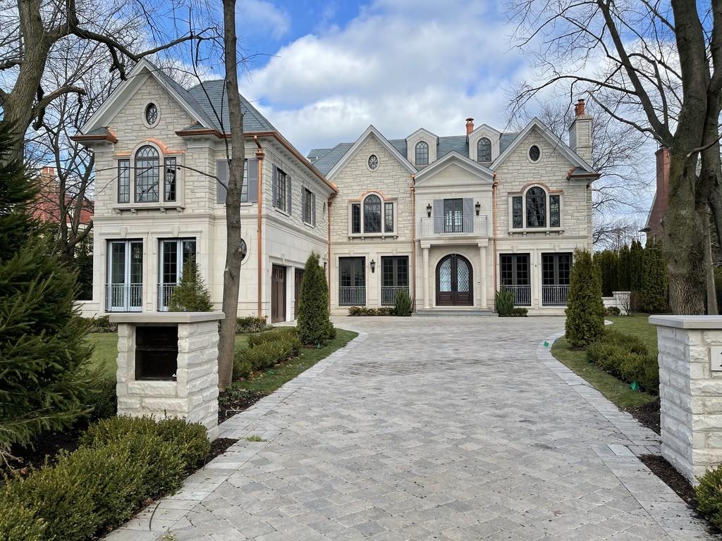 Cities with the most expensive homes in Illinois Stacker