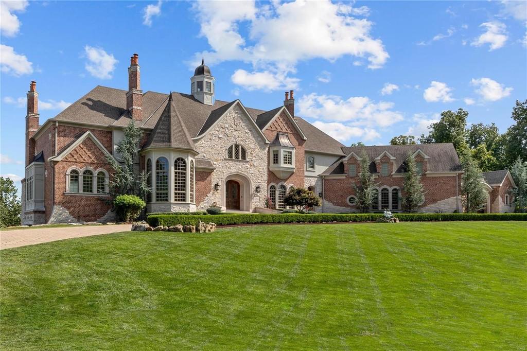 Zip codes with the most expensive homes in Missouri | Stacker