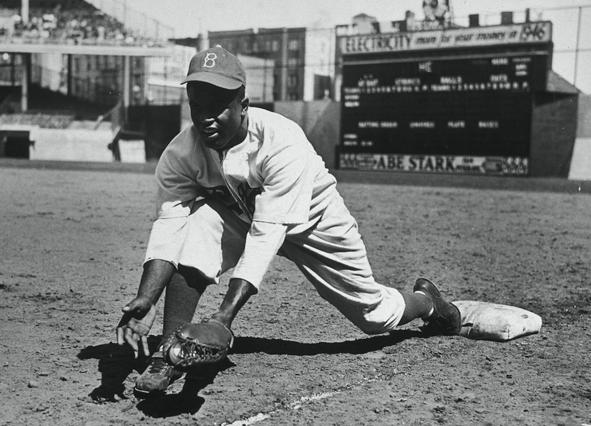 New DC exhibit celebrates 75 years since Jackie Robinson's integration of  MLB - WTOP News