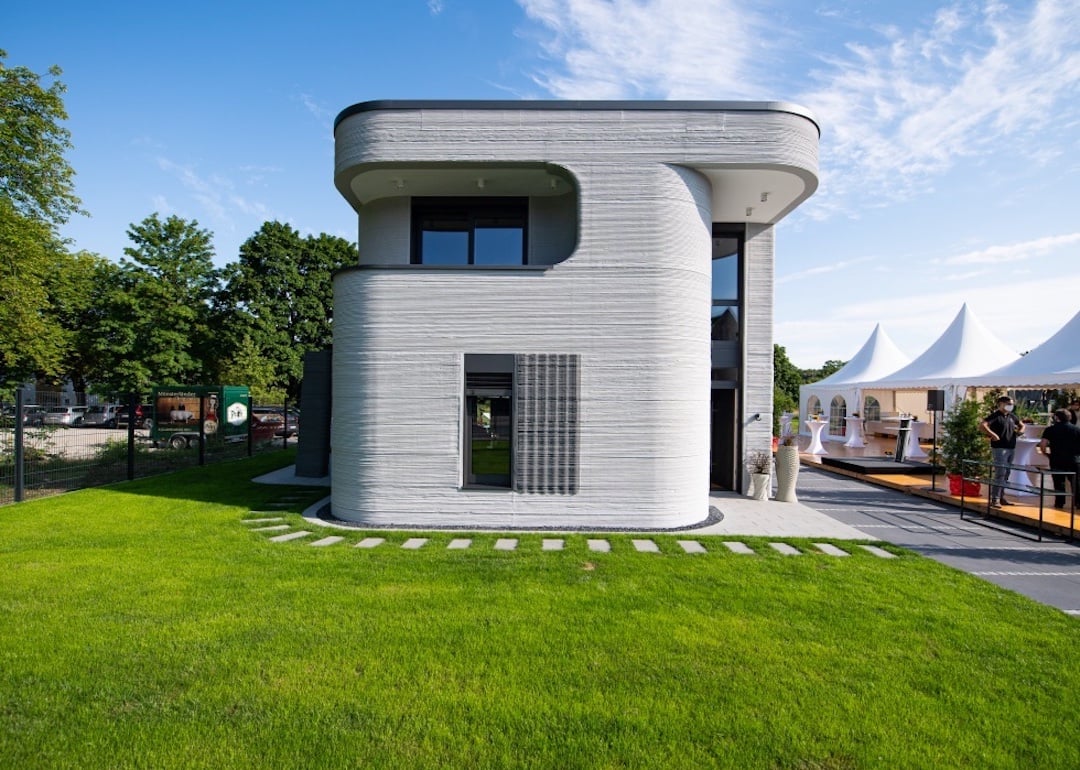 10 Gorgeous Homes Built With Alternative Materials | UpNest