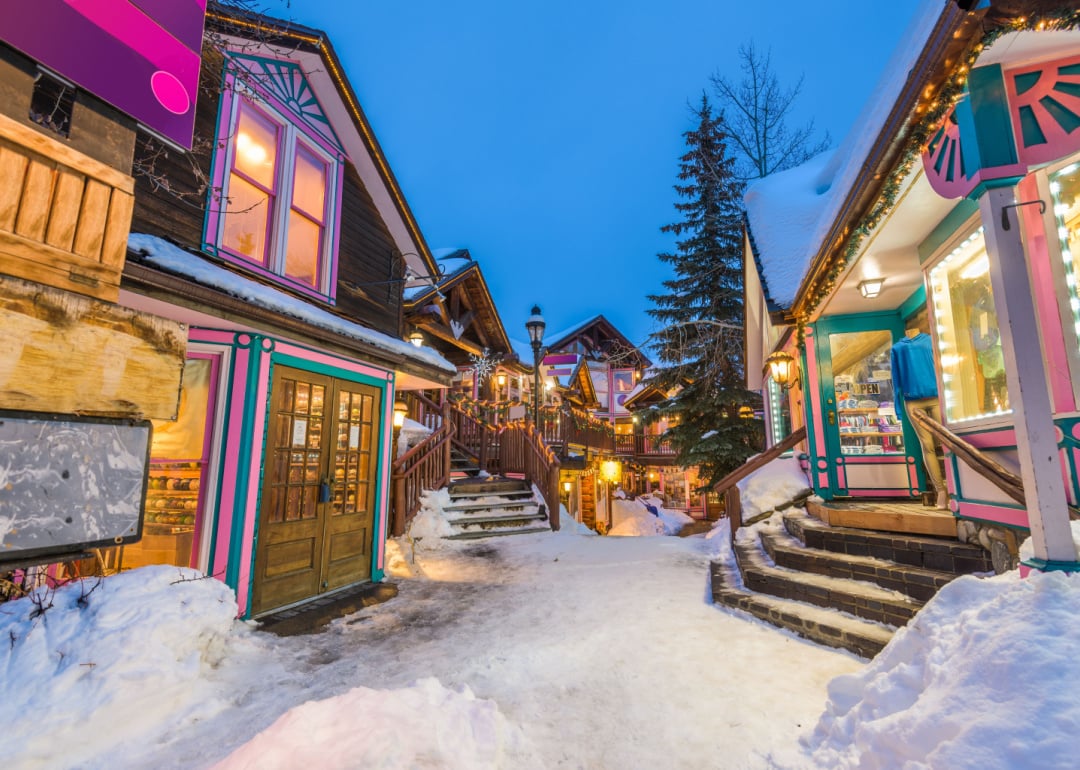 50 Cozy Towns to Visit This Winter