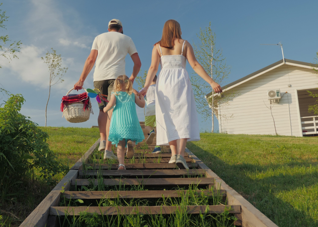 Best Small Towns to Raise a Family Stacker