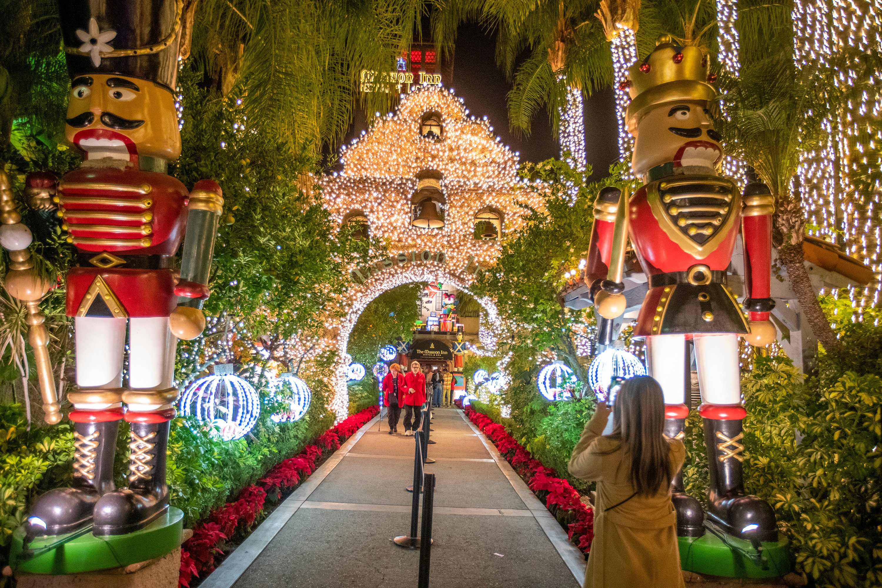 25 over-the-top Christmas displays from across America