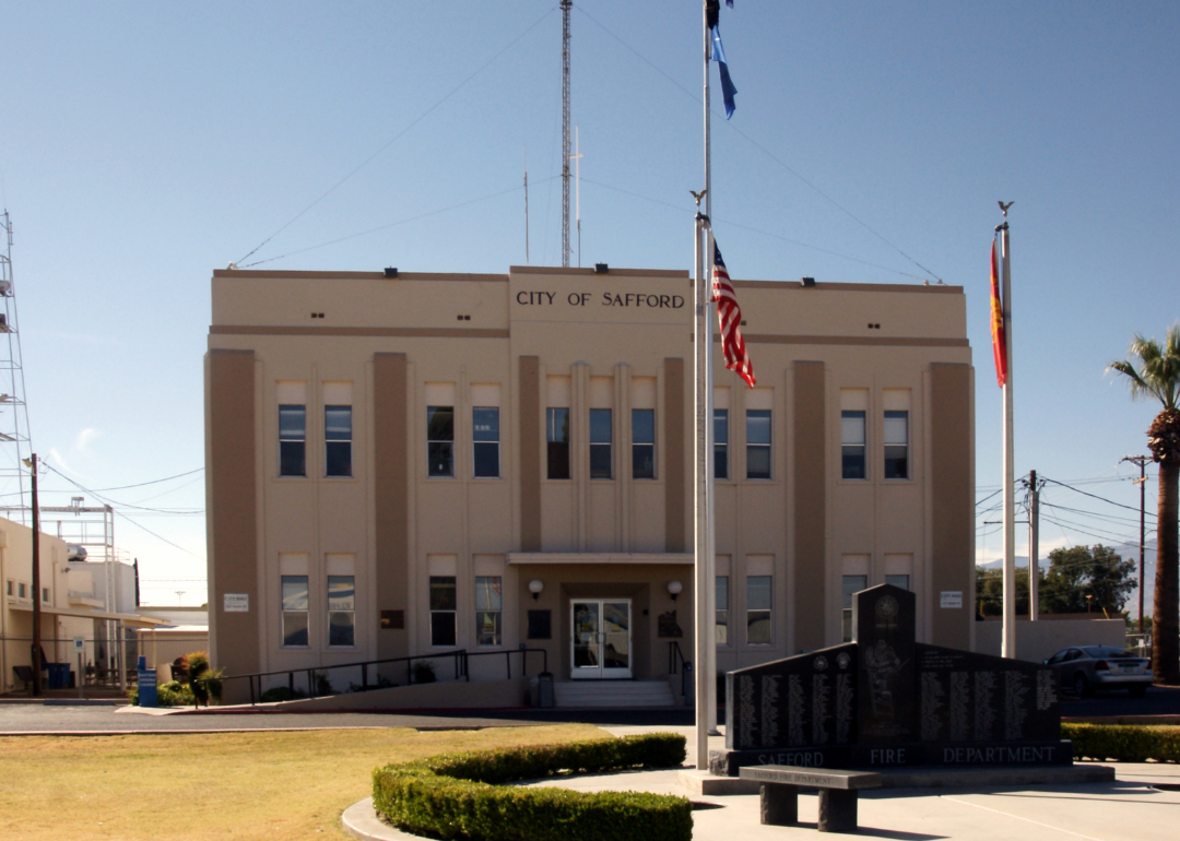 Warmest and Coldest January in Graham County, Arizona History Stacker