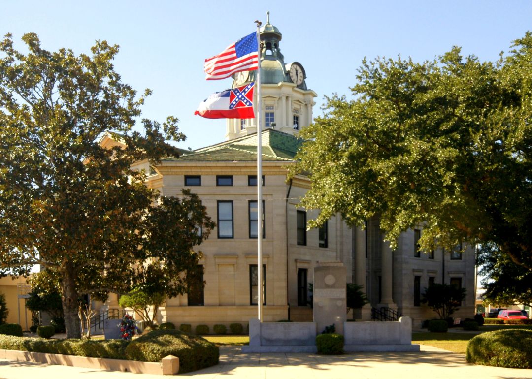 Warmest Decembers in Marion County Mississippi History Stacker