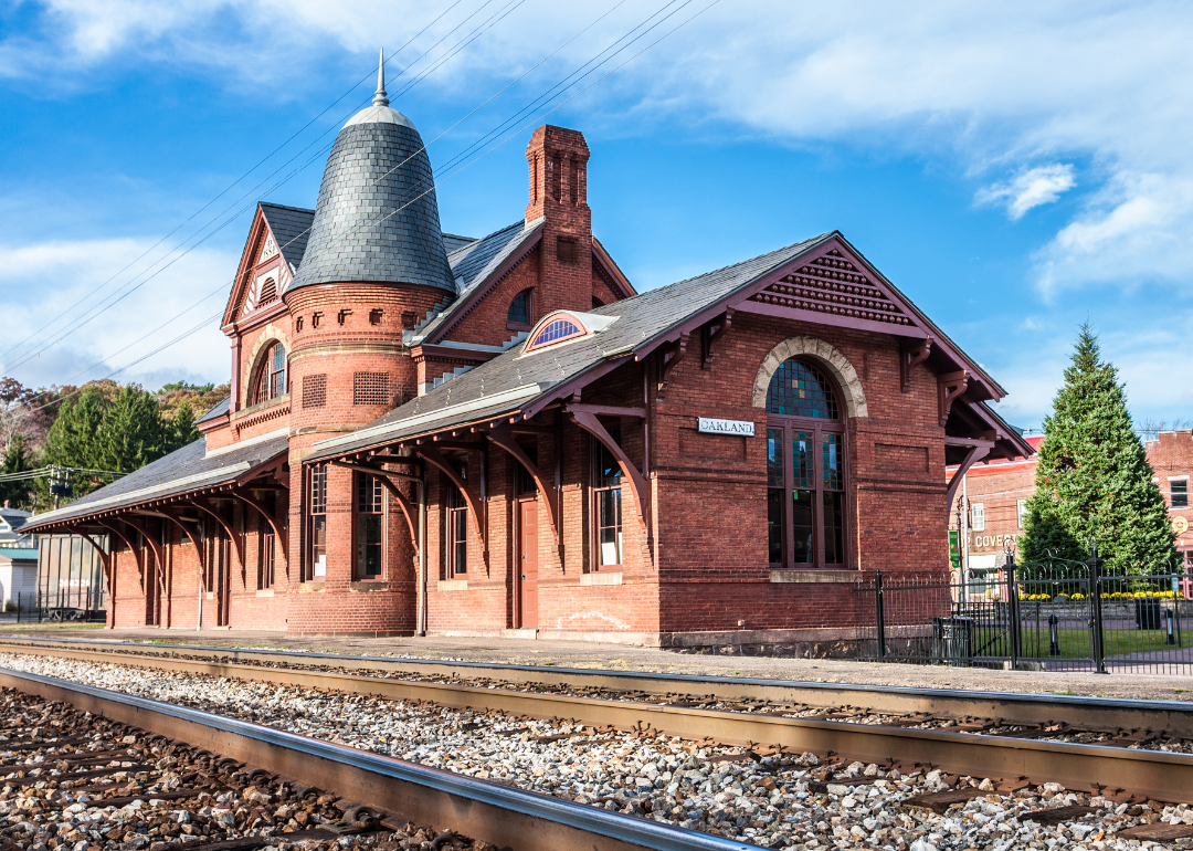 Warmest Decembers in Garrett County Maryland History Stacker