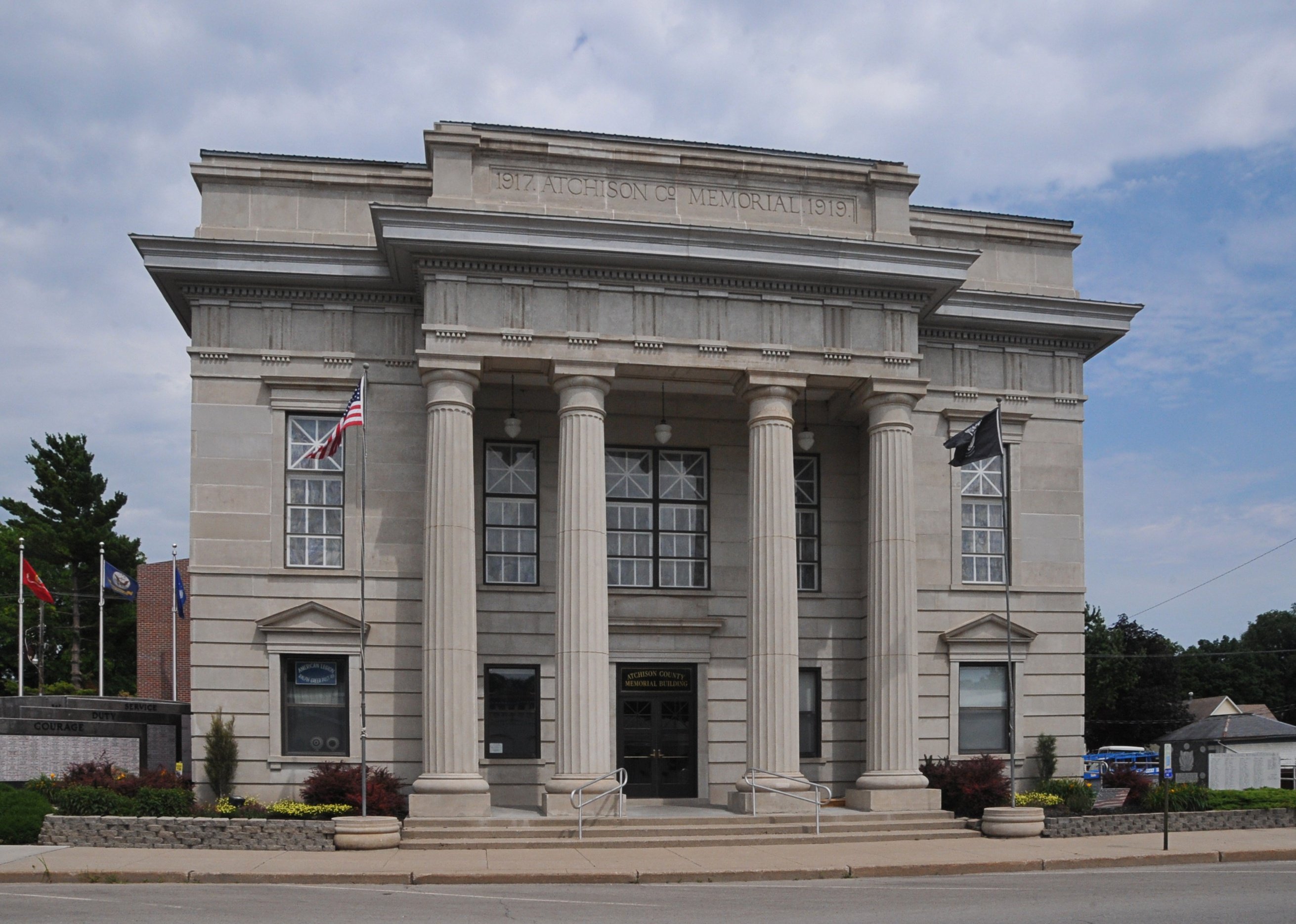 Counties With The Oldest Homes In Missouri Stacker   CroppedATCHISONCOUNTYMEMORIALBUILDING3BROCKPORT2CMOJPG.JPEG