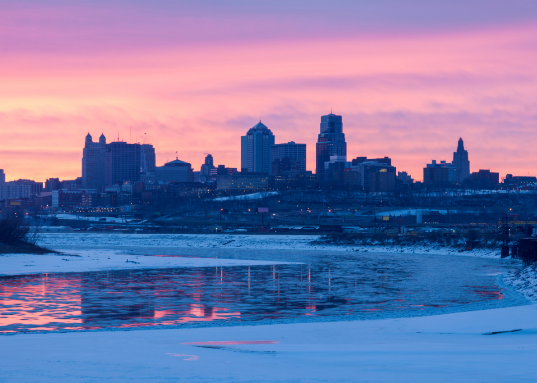 See the Most Extreme Temperatures in Missouri History Stacker