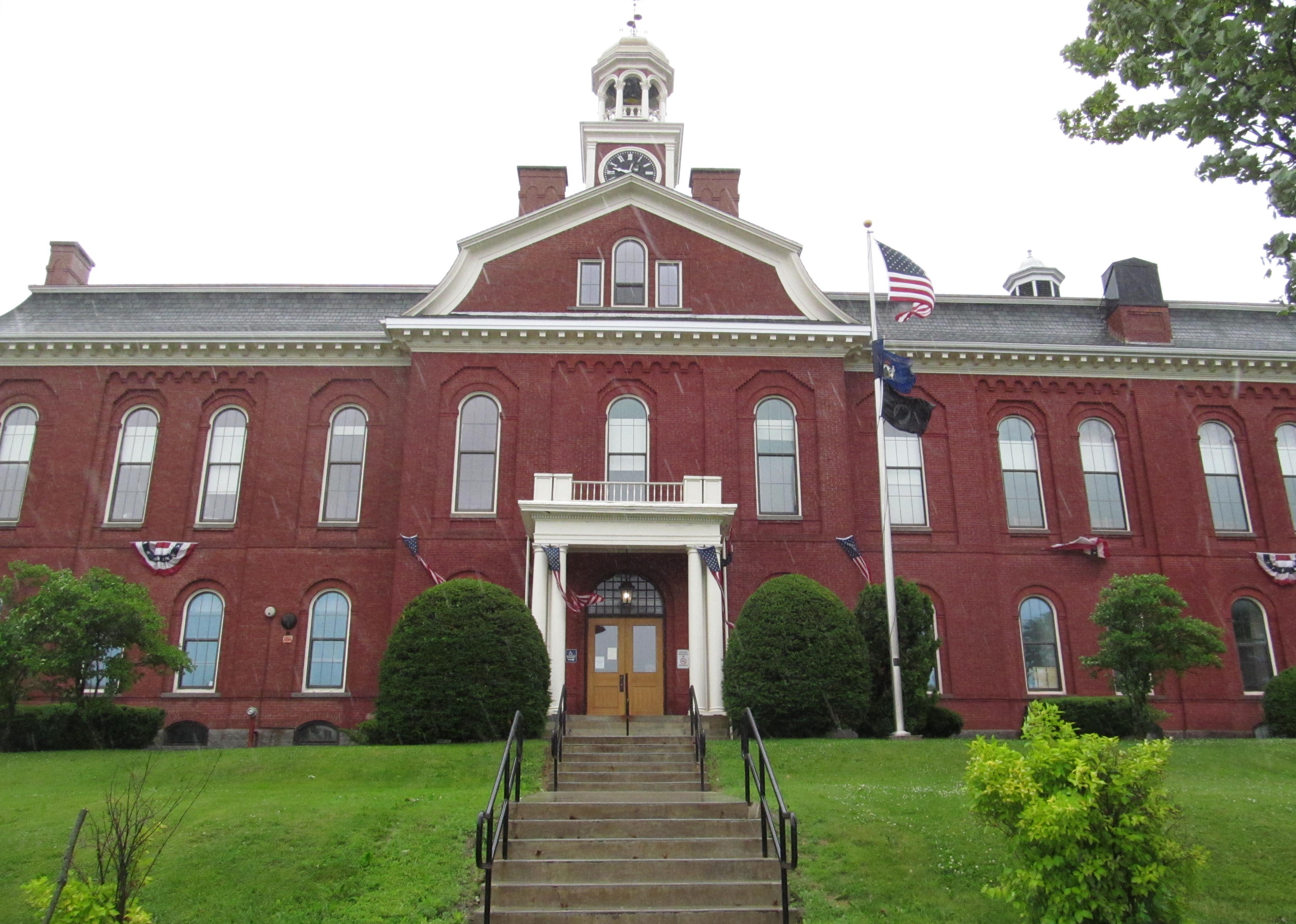 Counties with the oldest homes in Maine Stacker