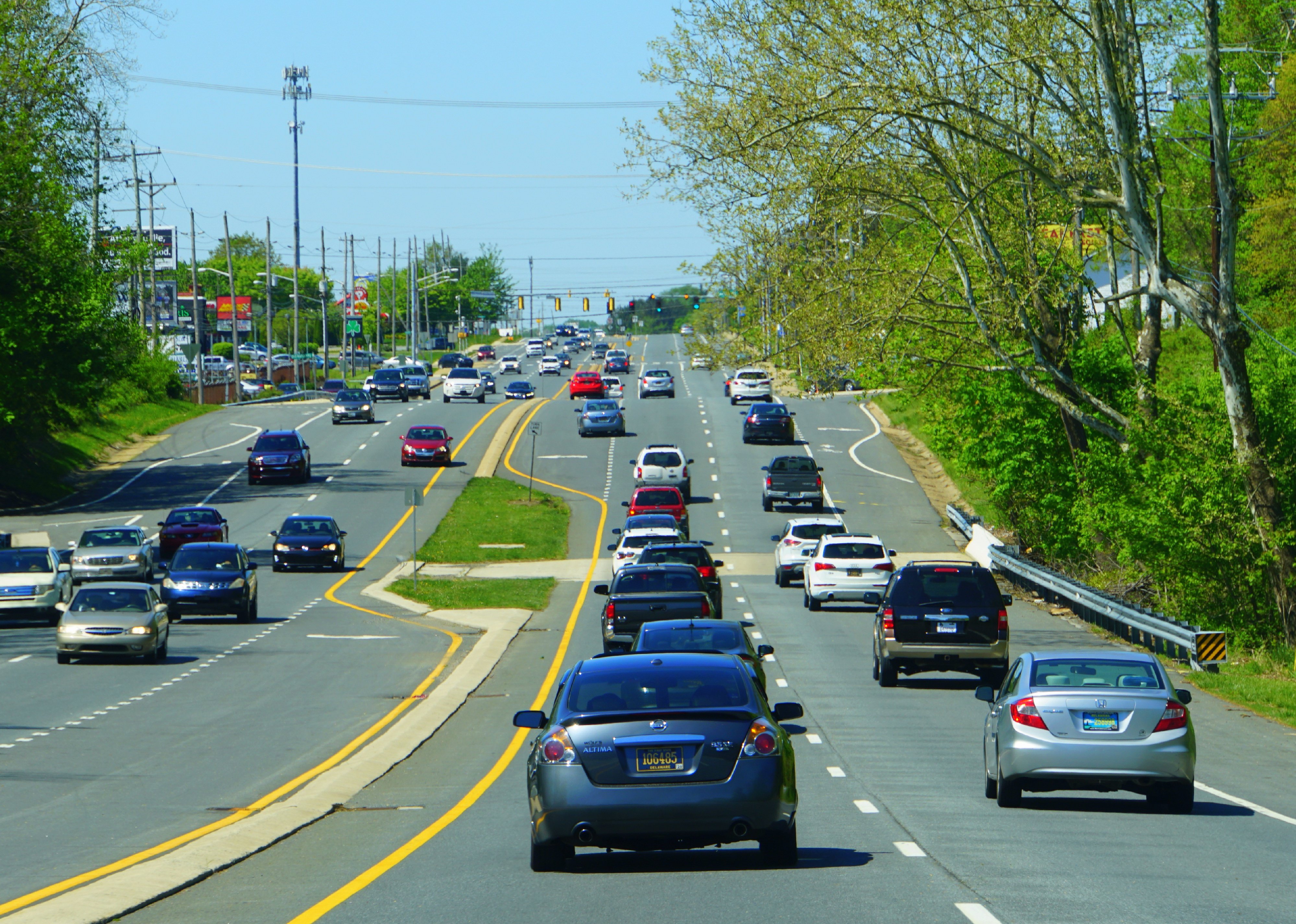 Traffic on Kirkwood Highway towards Newark.