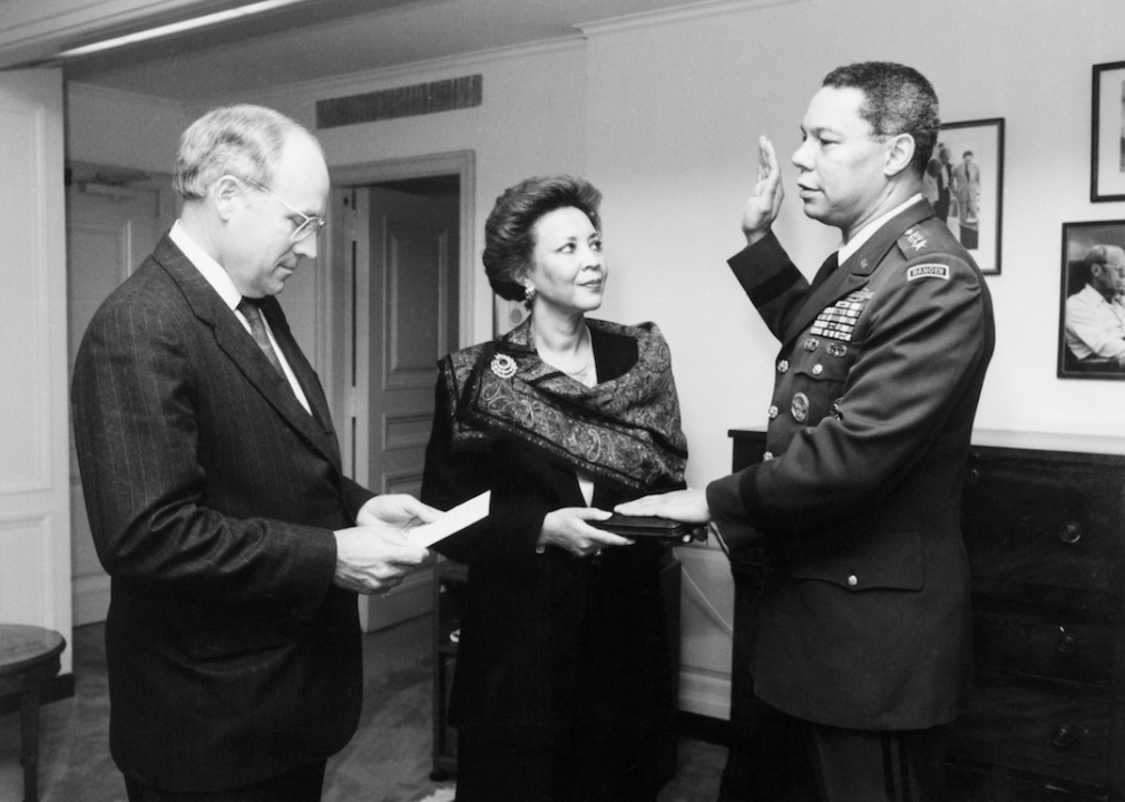 Secretary of Defense Dick Cheney (left) administers the oath of office to General Colin Powell as the Chairman of the Joint Chiefs of Staff on Oct. 6, 1989.