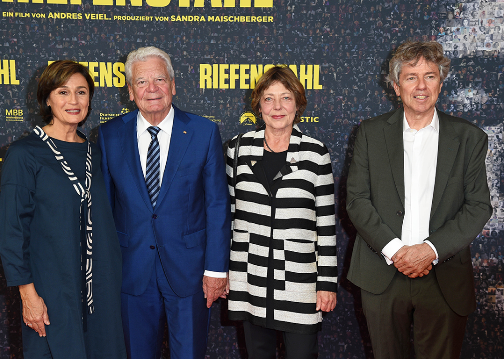 Sandra Maischberger, Joachim Gauck, Daniela Schadt, and Andres Veiel attend the 