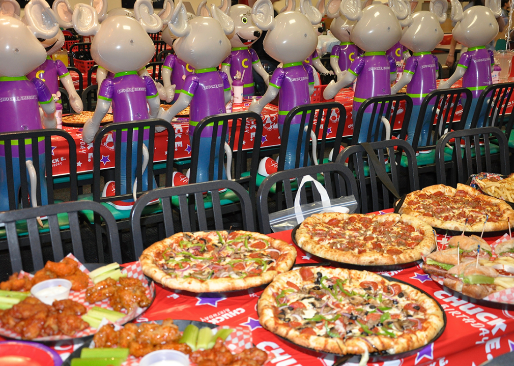 Birthday party in Chuck E Cheese.