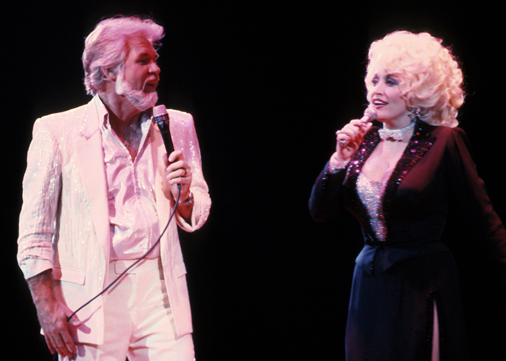 Kenny Rogers and Dolly Parton performing in New York City.