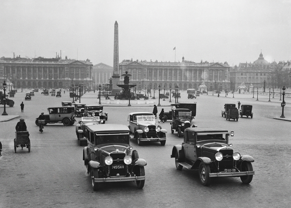 Cars crossing the Place de la Concorde.