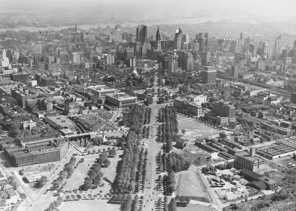 Aerial view of Philadelphia with CIty Hall in center.