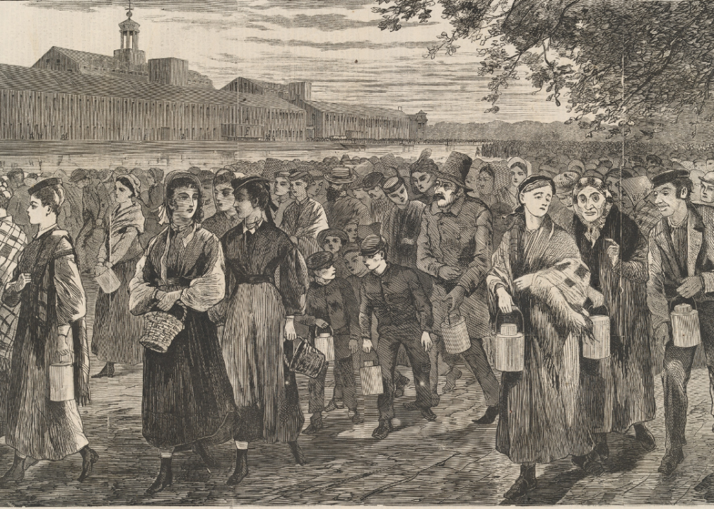Illustration of 19th century mill workers