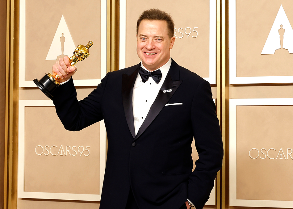 Brendan Fraser poses with Best Actor Academy Award.