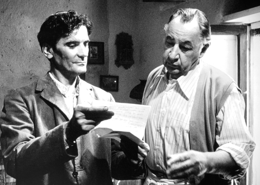 Massimo Troisi and Philippe Noiret on set of the movie ‘The Postman’.