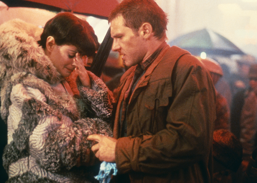Sean Young and Harrison Ford on the set of ‘Blade Runner’.