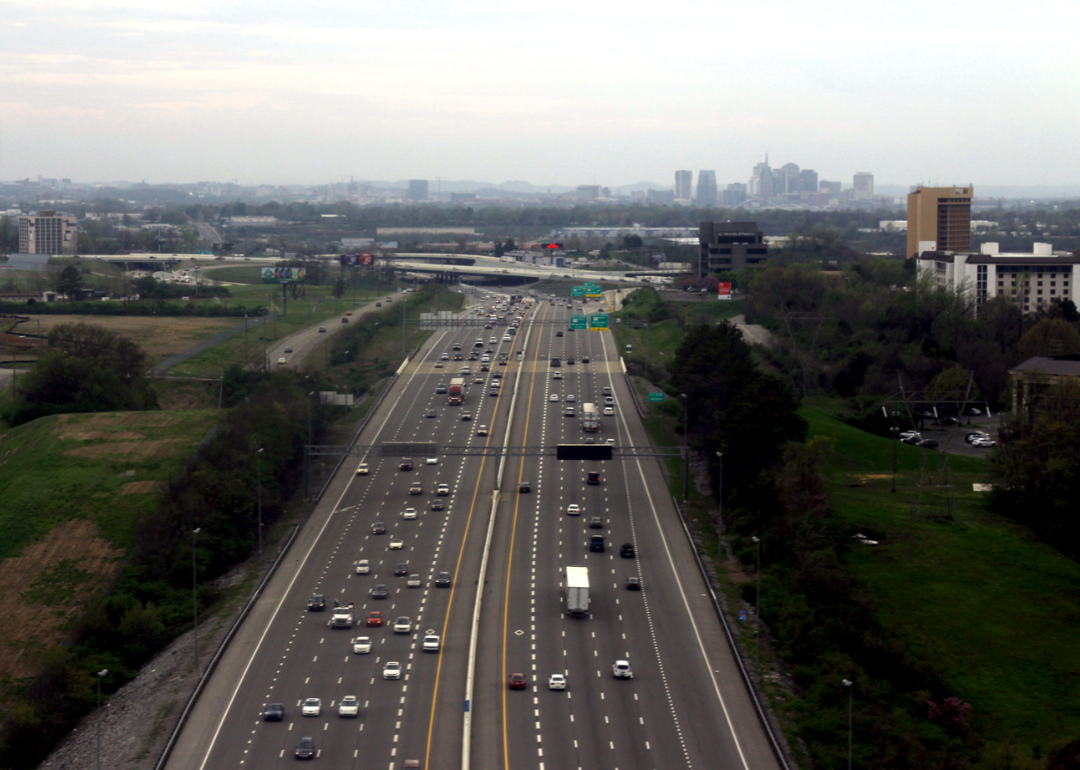 Elevated view of Interstate 40 in Nashville, Tennessee