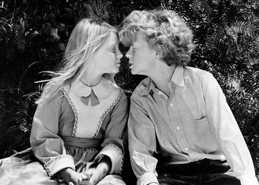 Jodie Foster and Johnny Whitaker in a scene from ‘Tom Sawyer’.