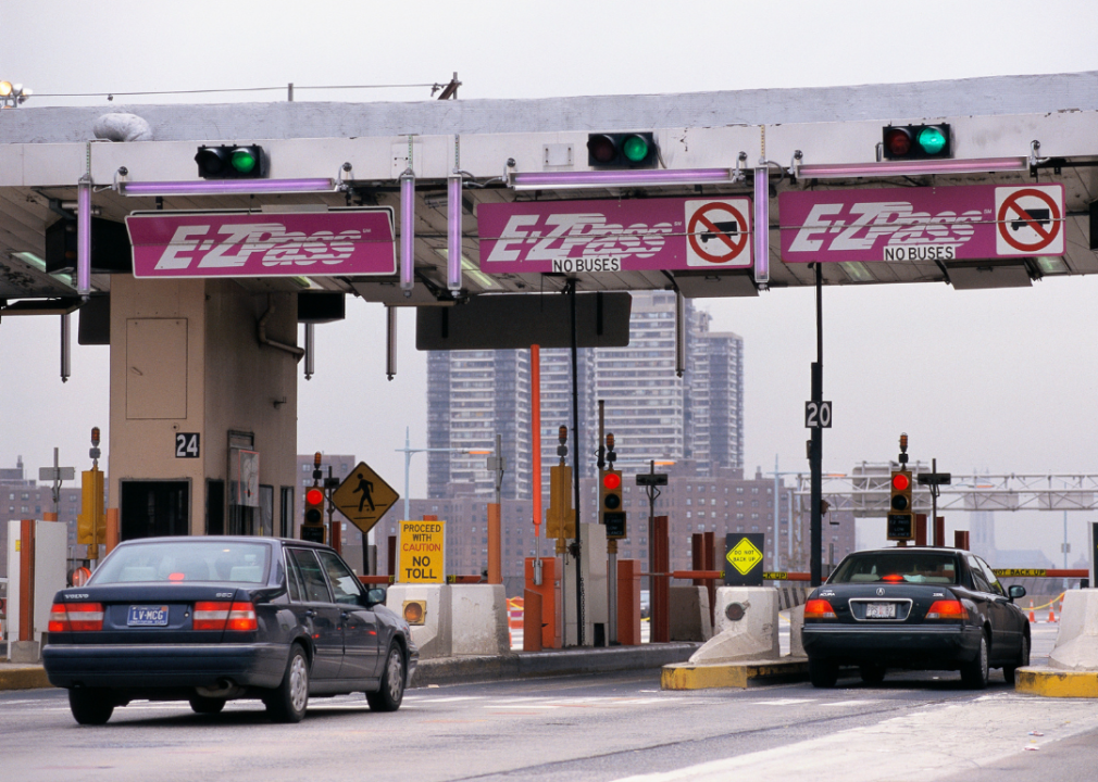 Cars pass through E-ZPass lane