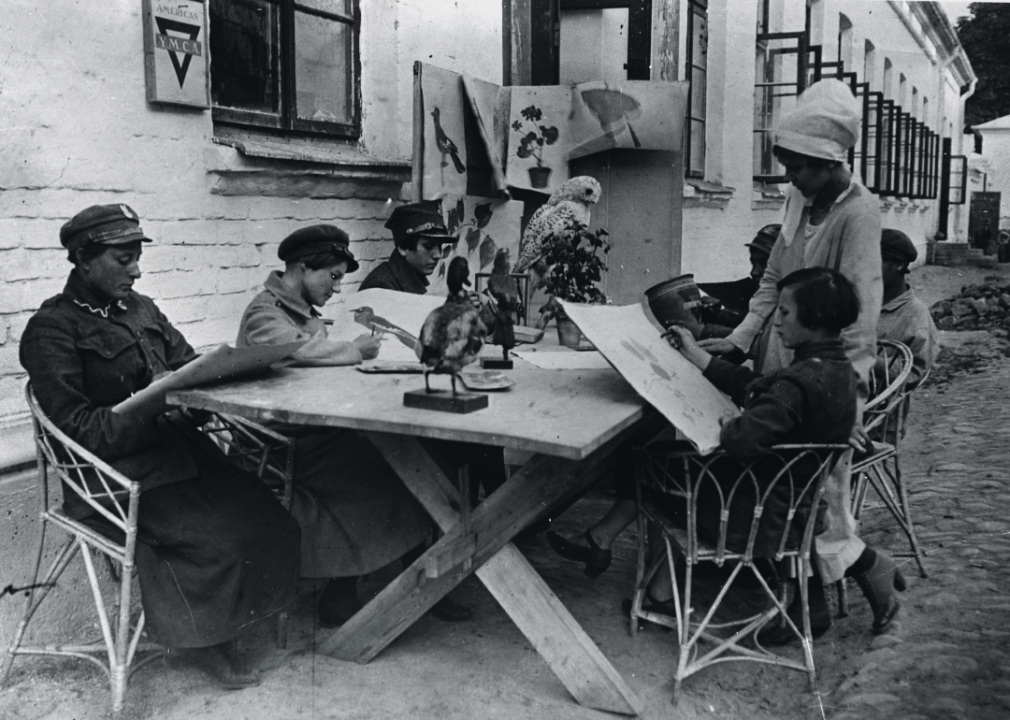 Legion of Polish women participating in artistic activities on Aug. 20, 1920