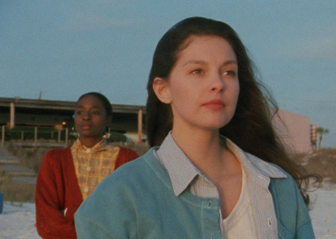 Ashley Judd and Allison Dean in ‘Ruby in Paradise’