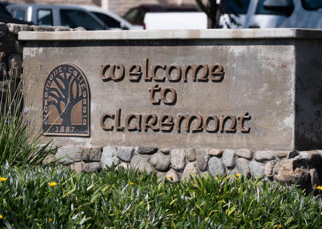 City of Claremont welcome sign