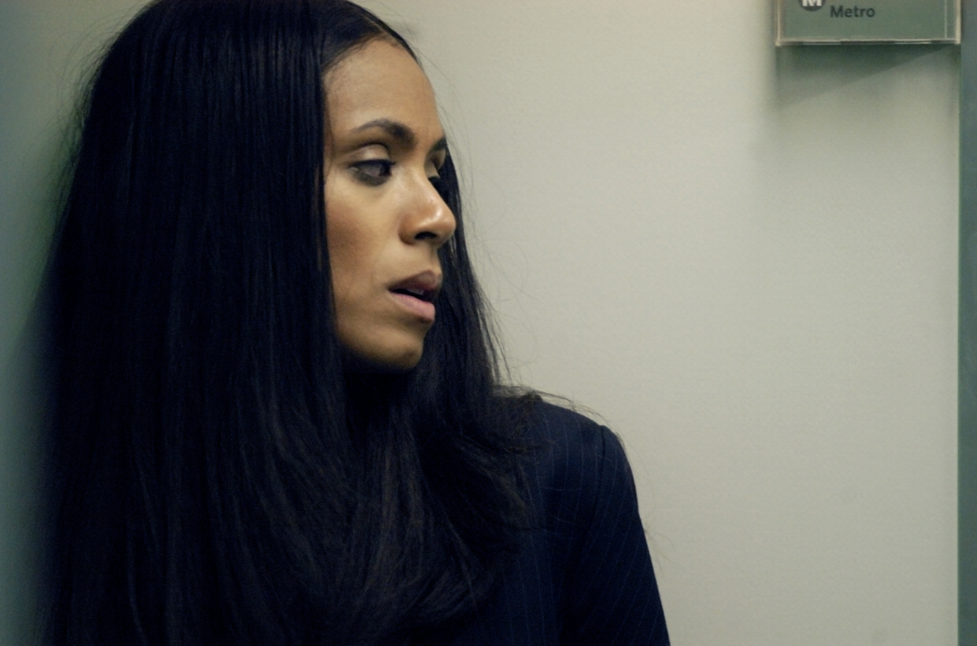 Jada Pinkett Smith smiling in Collateral
