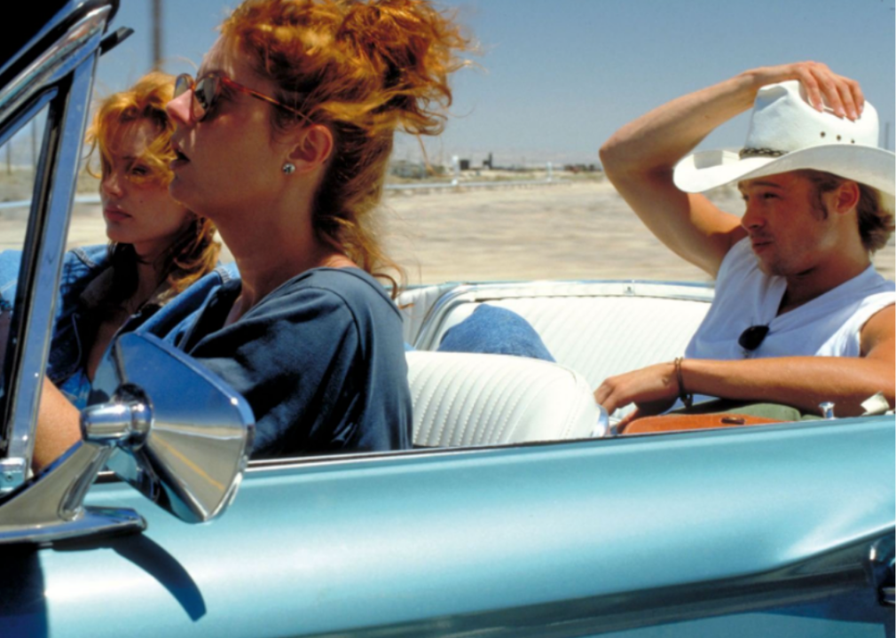 Geena Davis, Susan Sarandon and Brad Pitt in a convertible