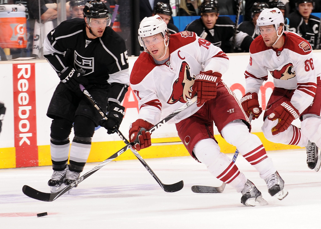 Shane Doan #19 of the Phoenix Coyotes skates with the puck against the Los Angeles Kings