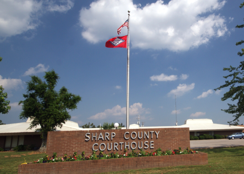 Exterior of Sharp County courthouse.
