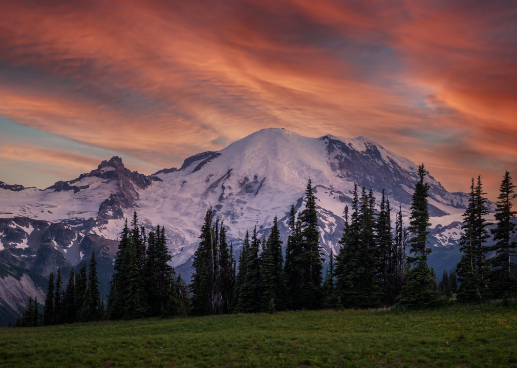 Mount Rainier National Park Sunset mountain view