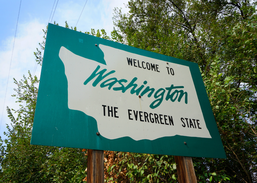 "Welcome to Washington" sign.