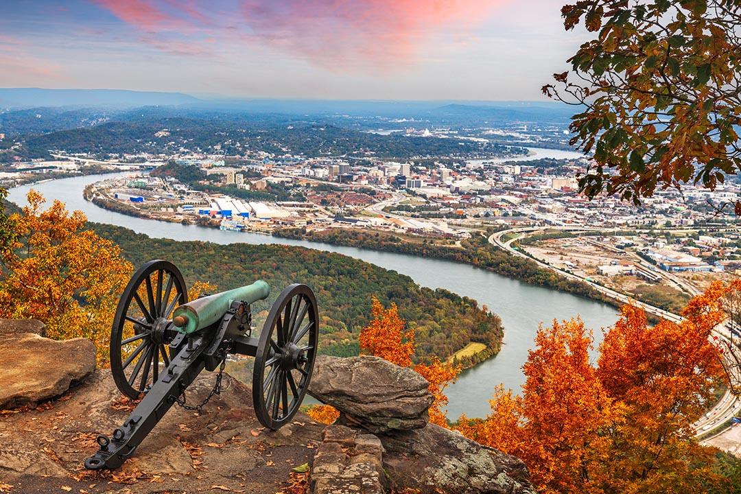 Chattanooga, Tennessee, USA view from Lookout Mountain at dawn.