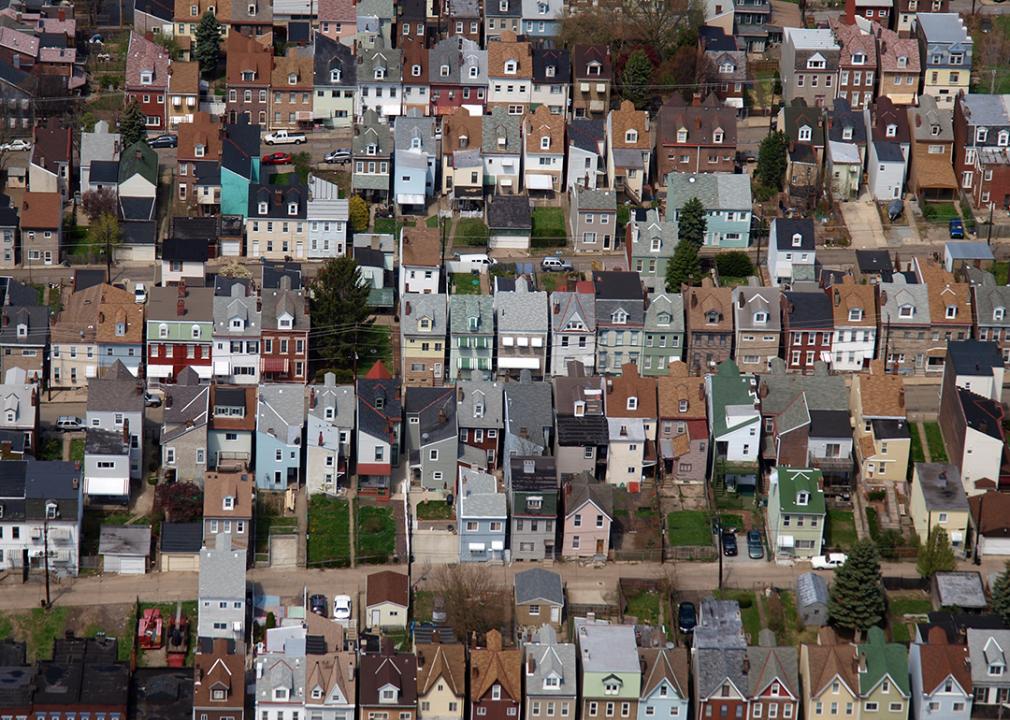 Aerial photo of rust belt row homes in a large midwest city in the U.S.