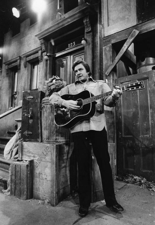 Johnny Cash on Sesame Street in 1973 Johnny Cash singing to Oscar the Grouch