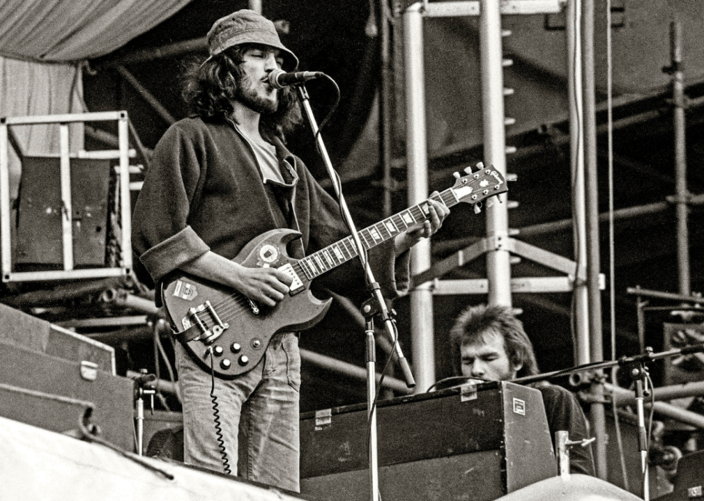 Phil Harris and Paul Carrack of Ace performing on stage