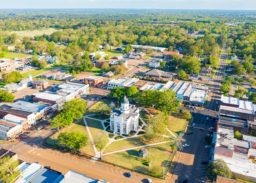 Mississippi: Madison County Aerial view of courthouse and surrounding area in Canton.