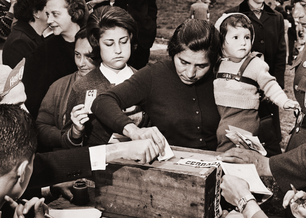 A woman votes in Bogota on March 18, 1962