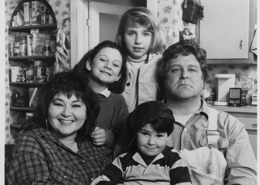 The cast of ‘Roseanne’ in a promotional portrait.