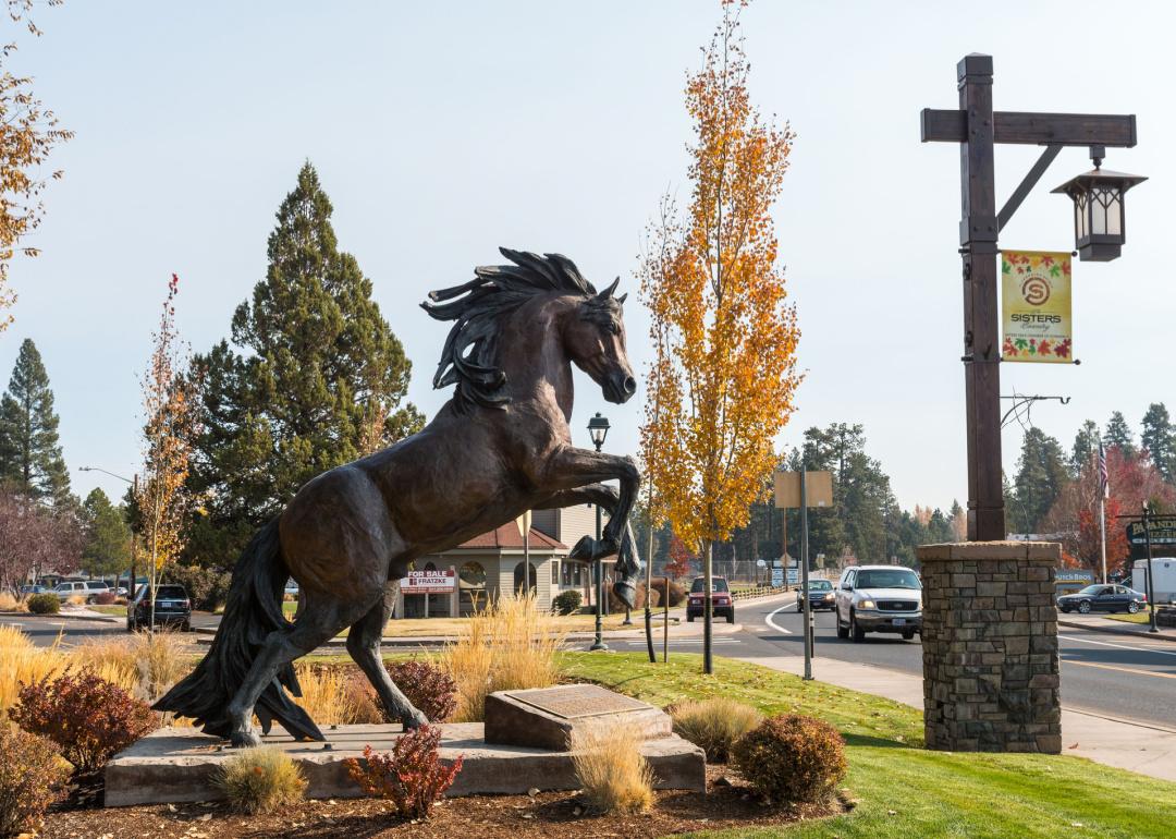 A bronze horse sculpture in Sisters, Oregon