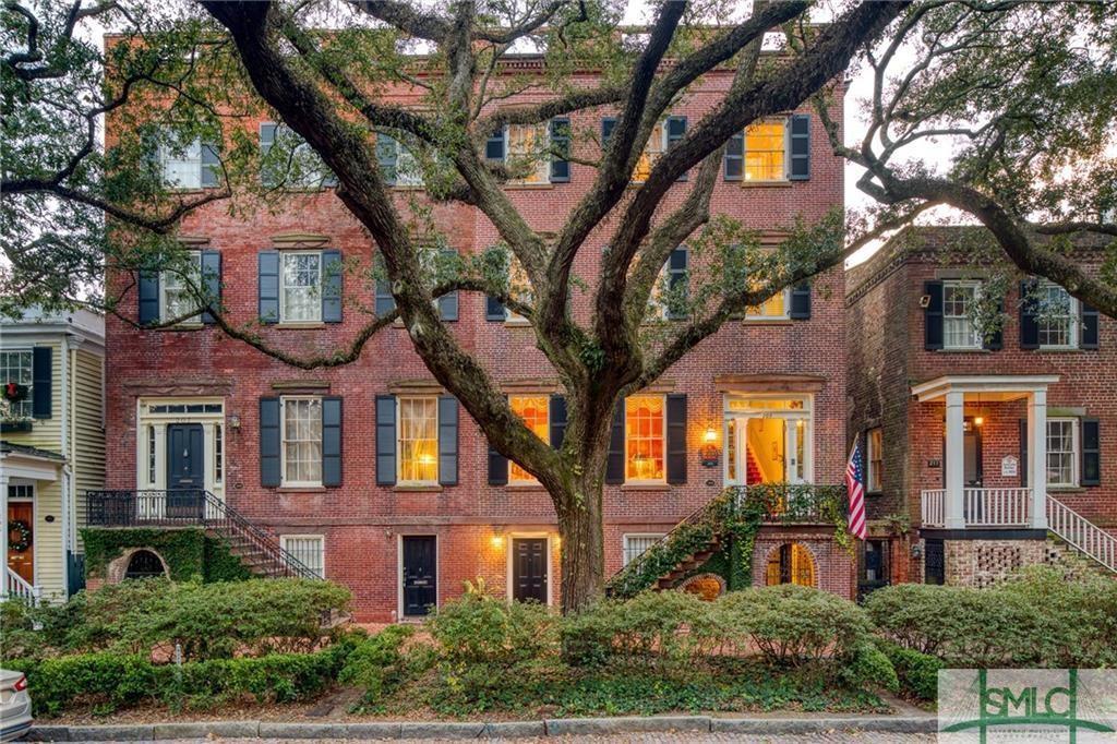 #10. 209 W Jones St, Savannah