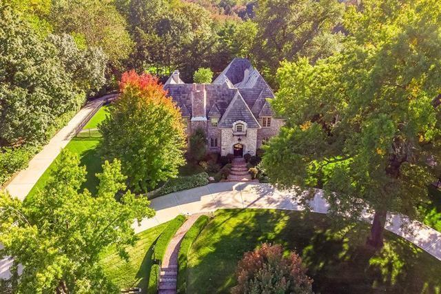 #7. 1055 W 56th St, Kansas City