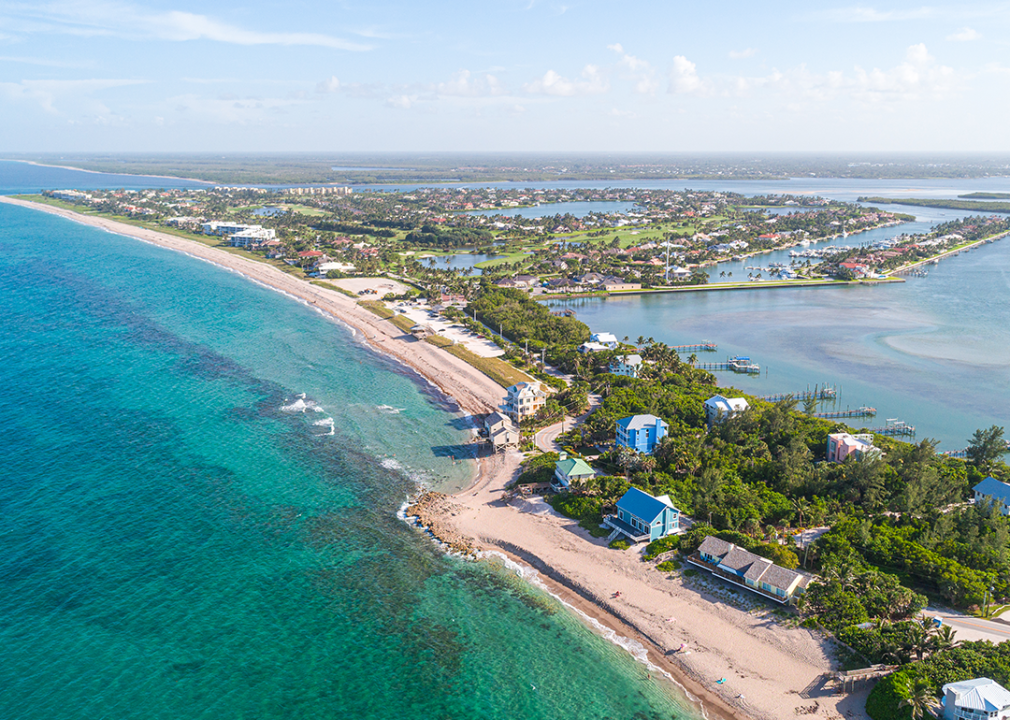 Aerial view of Bathtub Reef Beach.