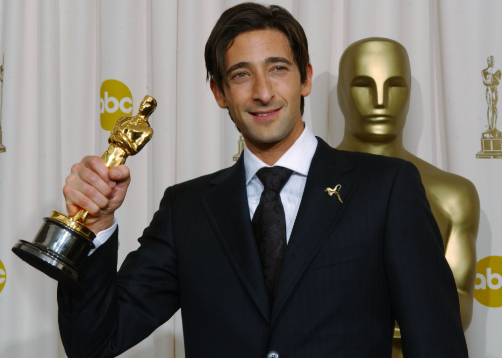 Adrien Brody poses with his Oscar for Best Performance by an Actor in a Leading Role for "The Pianist".
