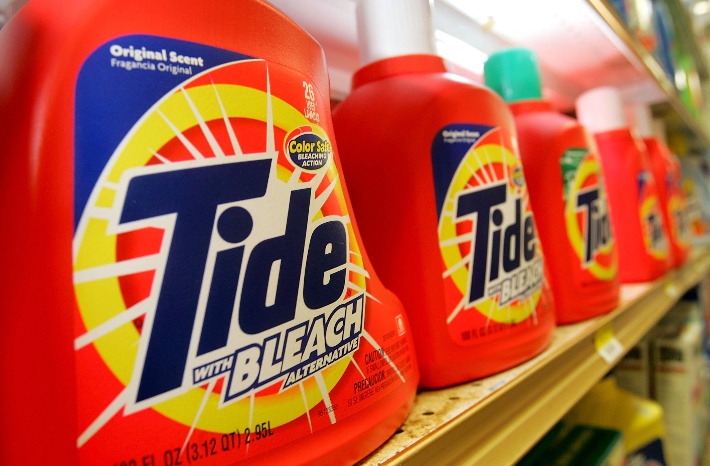 Tide laundry detergent on the grocery shelf.