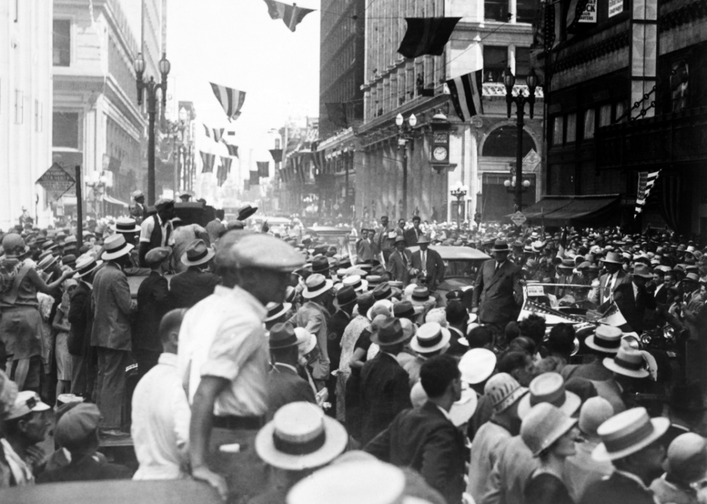 Crowds line the streets of downtown LA to see Herbert Hoover's motorcade